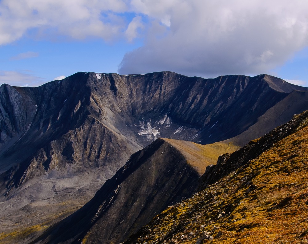 A glacial cirque along the Dixie Pass Trail.